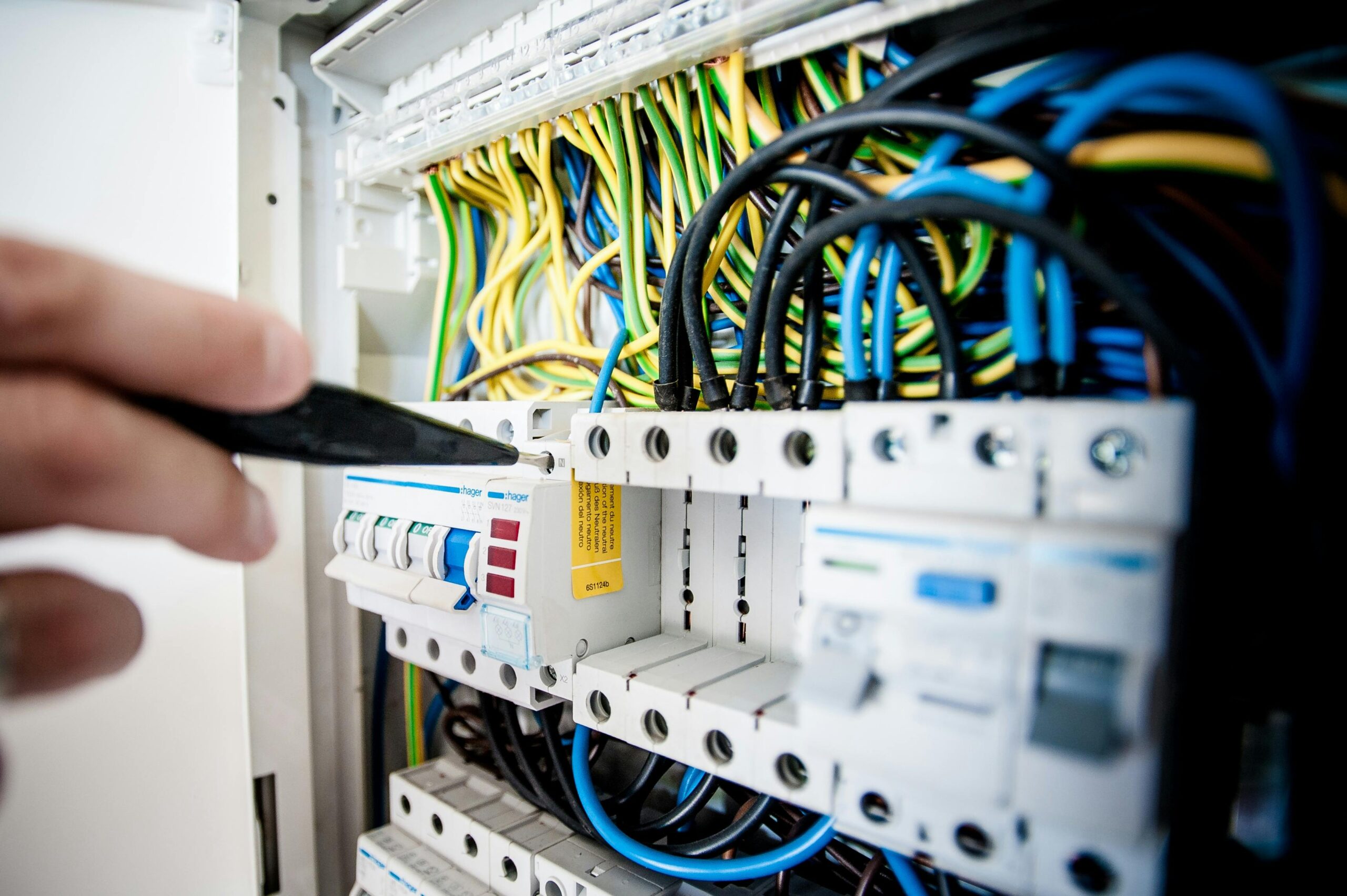 Soluciones eléctricas y electrónicas